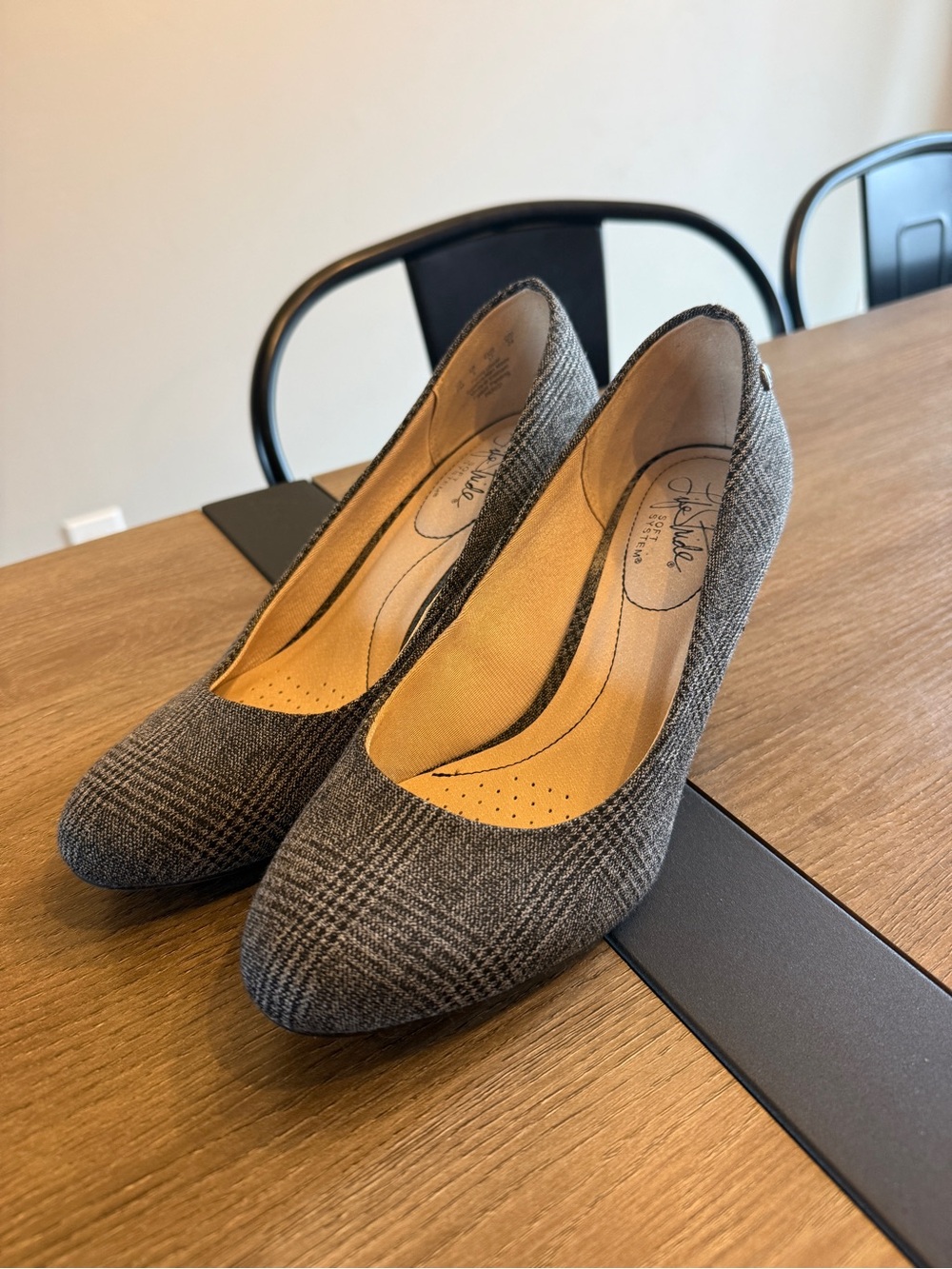 Life Stride Gray Plaid Heeled Pumps